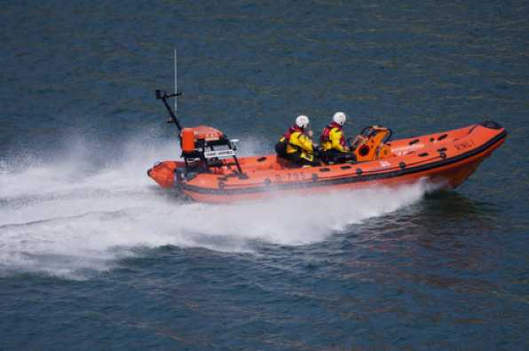 16 May 2020 - 15-08-30 
Just before 3pm the pager sounded for a ;lifeboat shout and within minutes the Atlantic 75 was heading out of the river t speed.
----------------------
Dart RNLI Launch No: 427